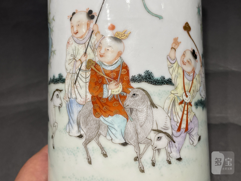 民国 粉彩麟趾呈祥帽筒一对 - 图6